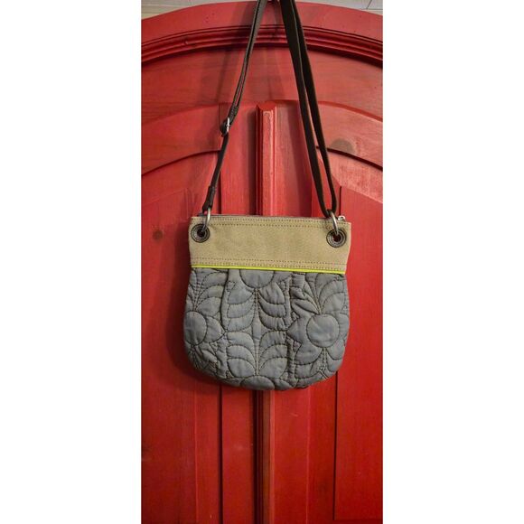 Fossil Key-Per Crossbody Purse Quilted & Canvas Lime Gray Bag With Key Bead EUC - Picture 2 of 4